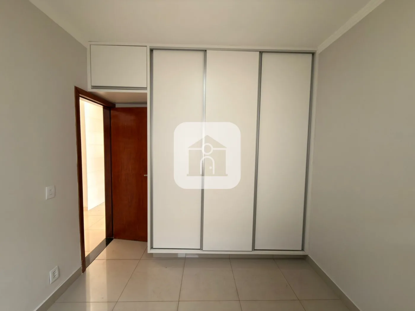 Alugar Casa / Padr&atilde;o em Uberl&acirc;ndia R$ 2.600,00 - Foto 9