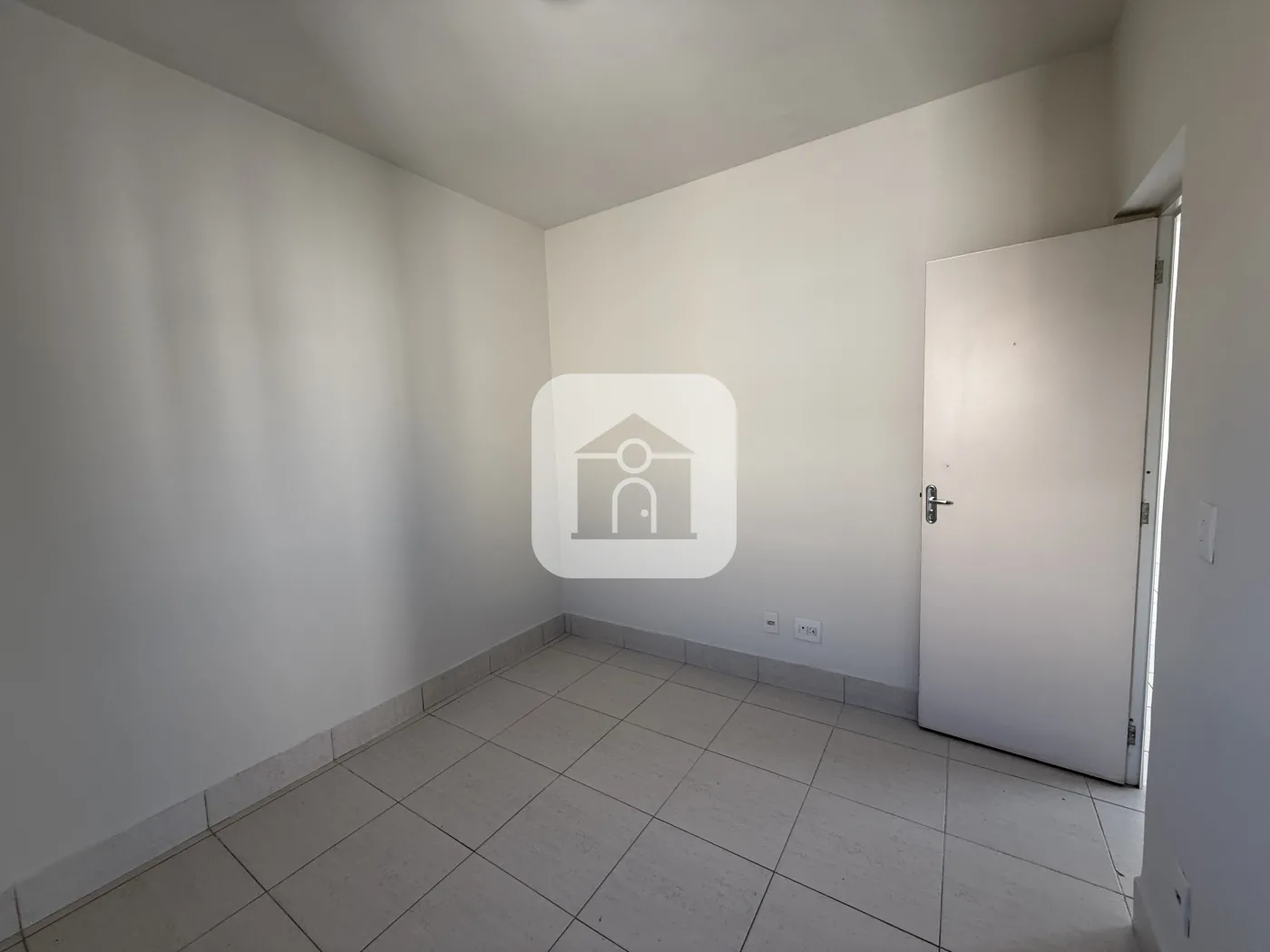 Alugar Apartamento / Padr&atilde;o em Uberlandia R$ 1.700,00 - Foto 8