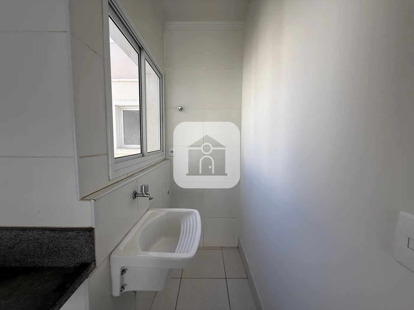 Alugar Apartamento / Padr&atilde;o em Uberlandia R$ 1.700,00 - Foto 12
