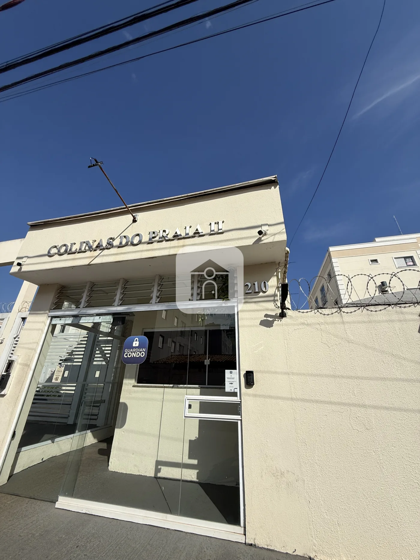 Alugar Apartamento / Padr&atilde;o em Uberlandia R$ 1.700,00 - Foto 1