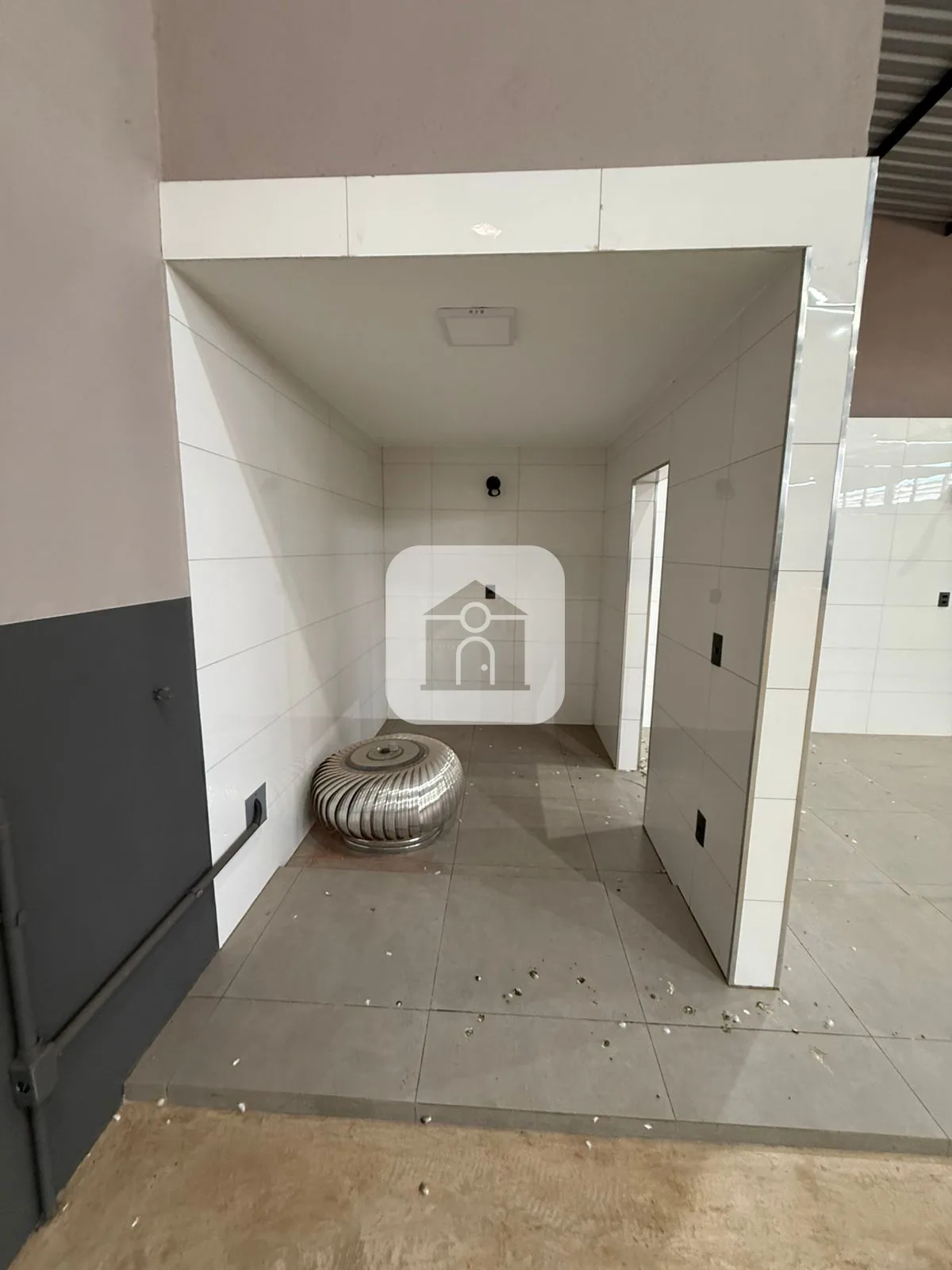 Alugar Comercial / Galp&atilde;o em Araguari R$ 8.500,00 - Foto 10