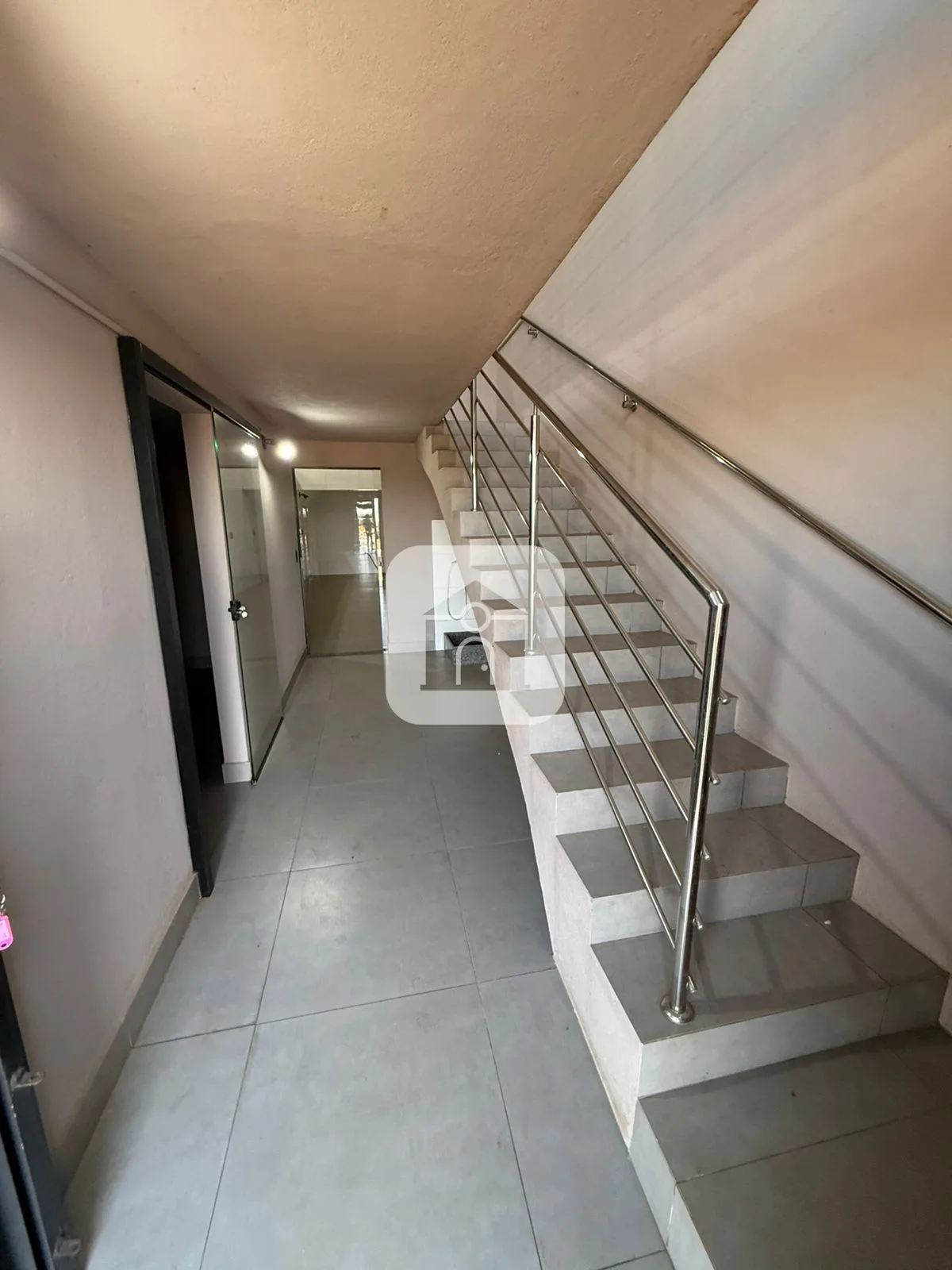 Alugar Comercial / Galp&atilde;o em Araguari R$ 8.500,00 - Foto 13