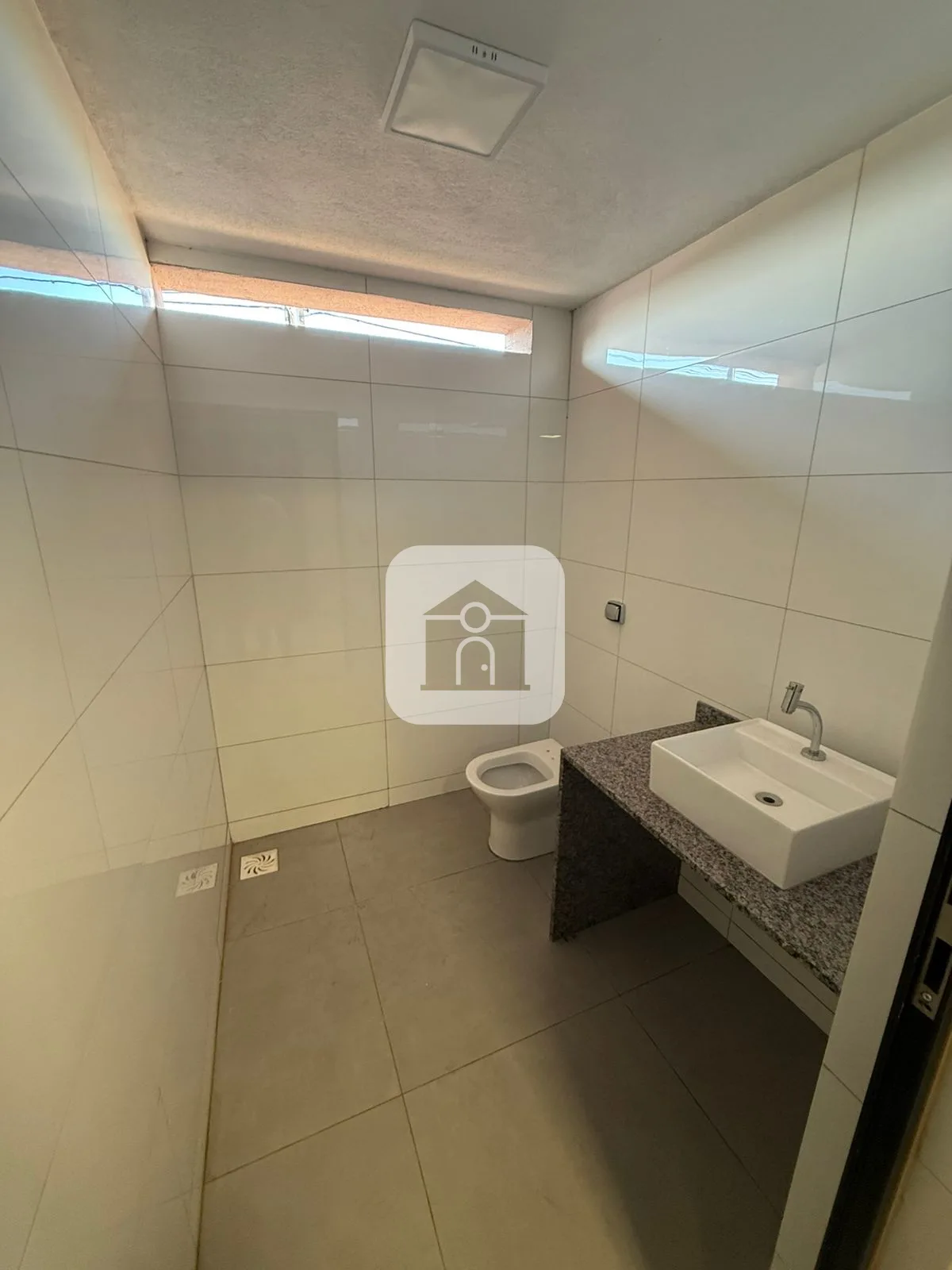 Alugar Comercial / Galp&atilde;o em Araguari R$ 8.500,00 - Foto 18