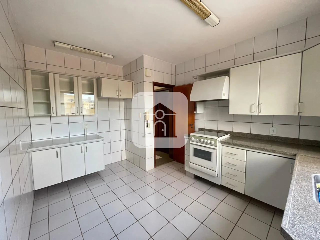 Alugar Apartamento / Padr&atilde;o em Uberl&acirc;ndia R$ 2.800,00 - Foto 9