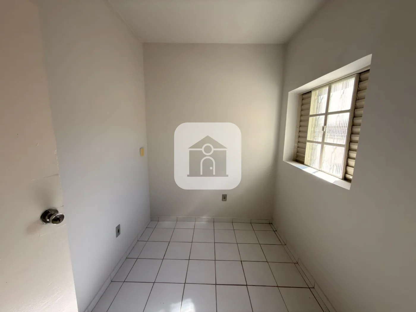Alugar Comercial / Casa Comercial em Uberl&acirc;ndia R$ 2.700,00 - Foto 2