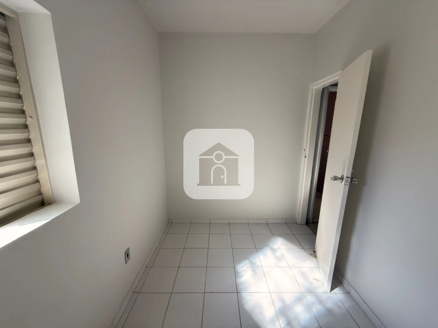 Alugar Comercial / Casa Comercial em Uberl&acirc;ndia R$ 2.700,00 - Foto 3