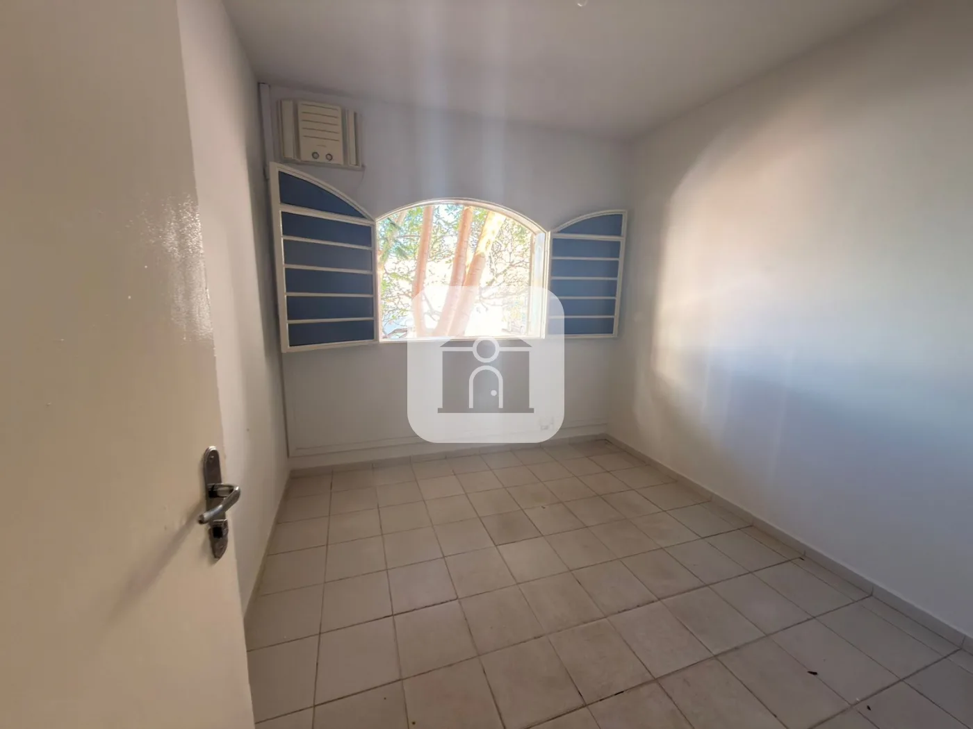 Alugar Comercial / Casa Comercial em Uberl&acirc;ndia R$ 2.700,00 - Foto 8