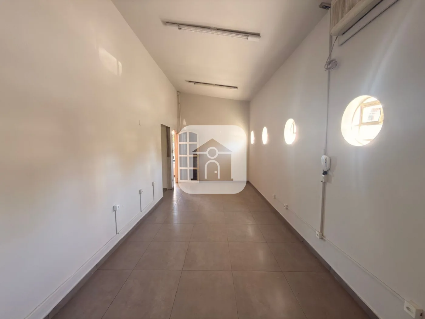 Alugar Comercial / Casa Comercial em Uberl&acirc;ndia R$ 2.700,00 - Foto 21