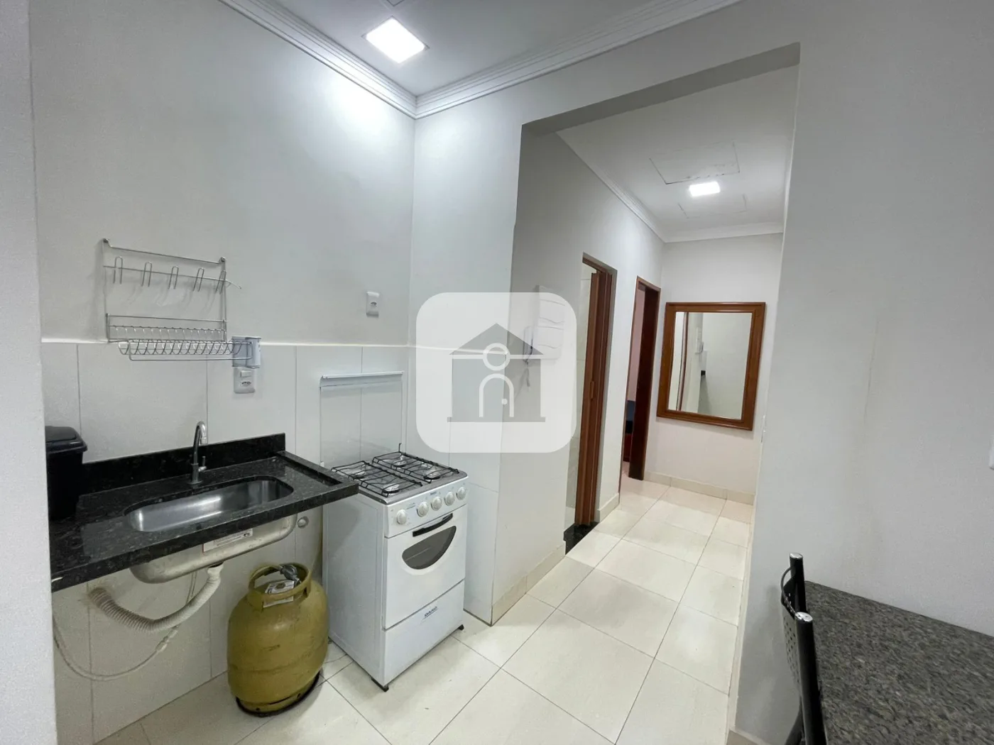 Alugar Apartamento / Quitinete em Uberl&acirc;ndia R$ 1.200,00 - Foto 3