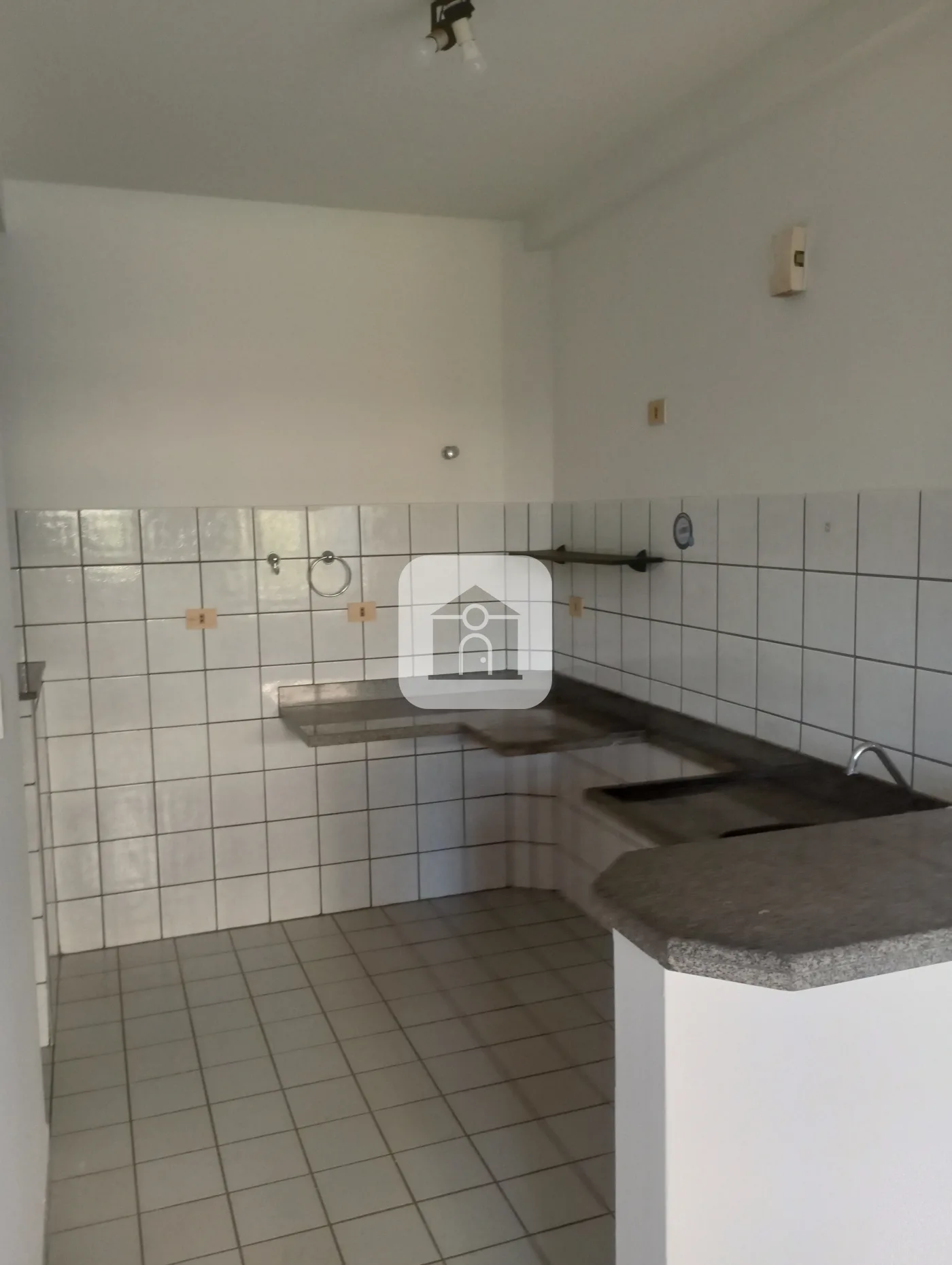 Alugar Apartamento / Padr&atilde;o em Uberlandia R$ 1.100,00 - Foto 8