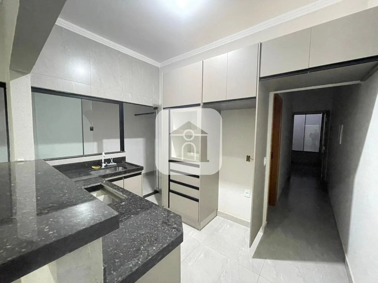 Alugar Casa / Padr&atilde;o em Uberl&acirc;ndia R$ 1.400,00 - Foto 4