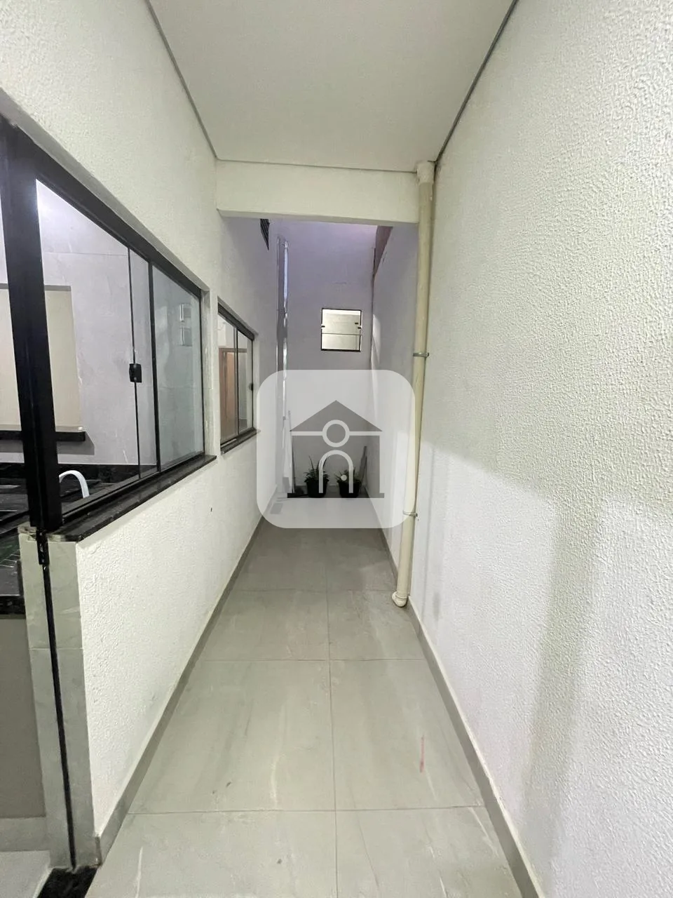 Alugar Casa / Padr&atilde;o em Uberl&acirc;ndia R$ 1.400,00 - Foto 1