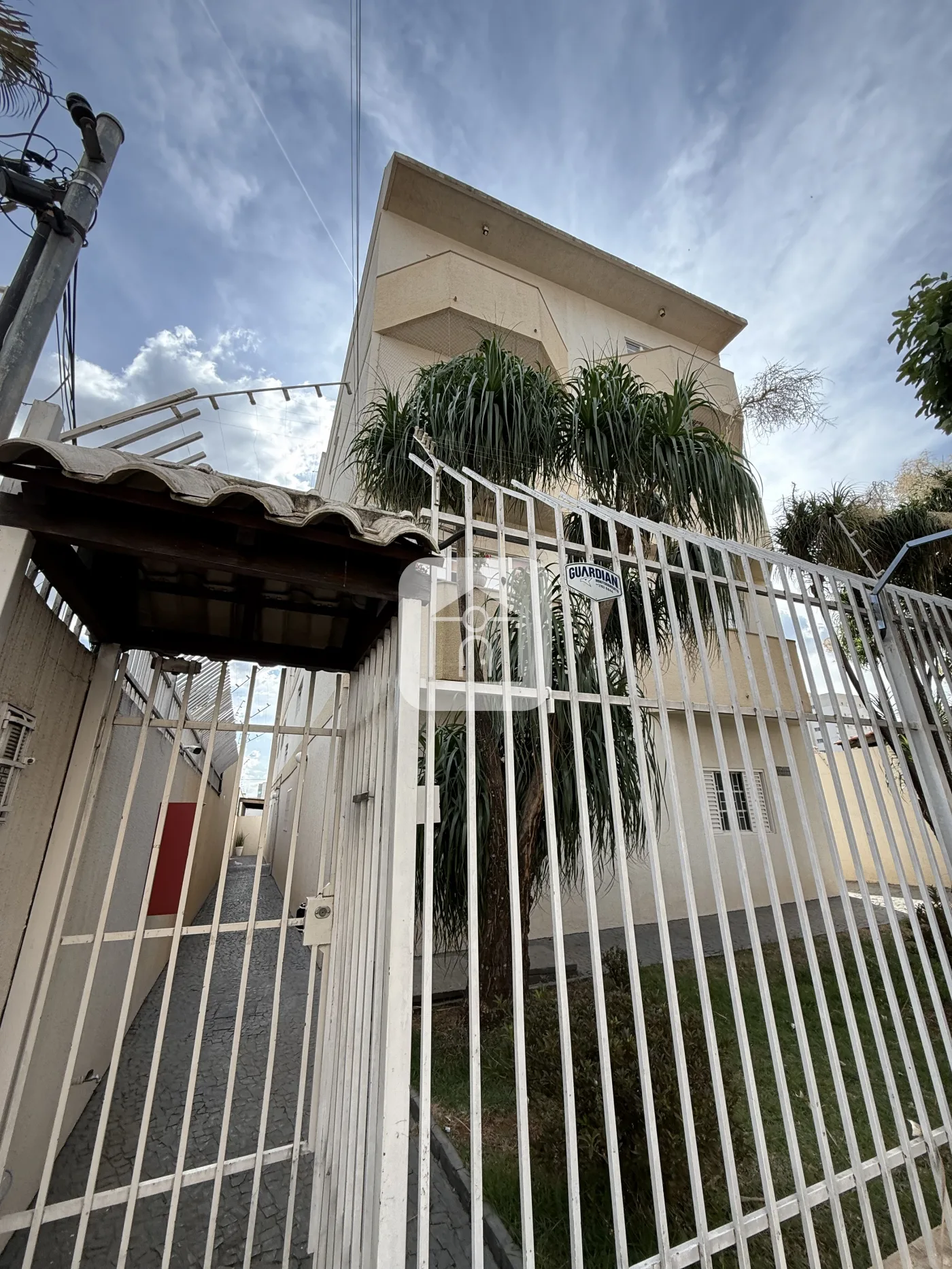 Alugar Apartamento / Padr&atilde;o em Uberl&acirc;ndia R$ 1.700,00 - Foto 1