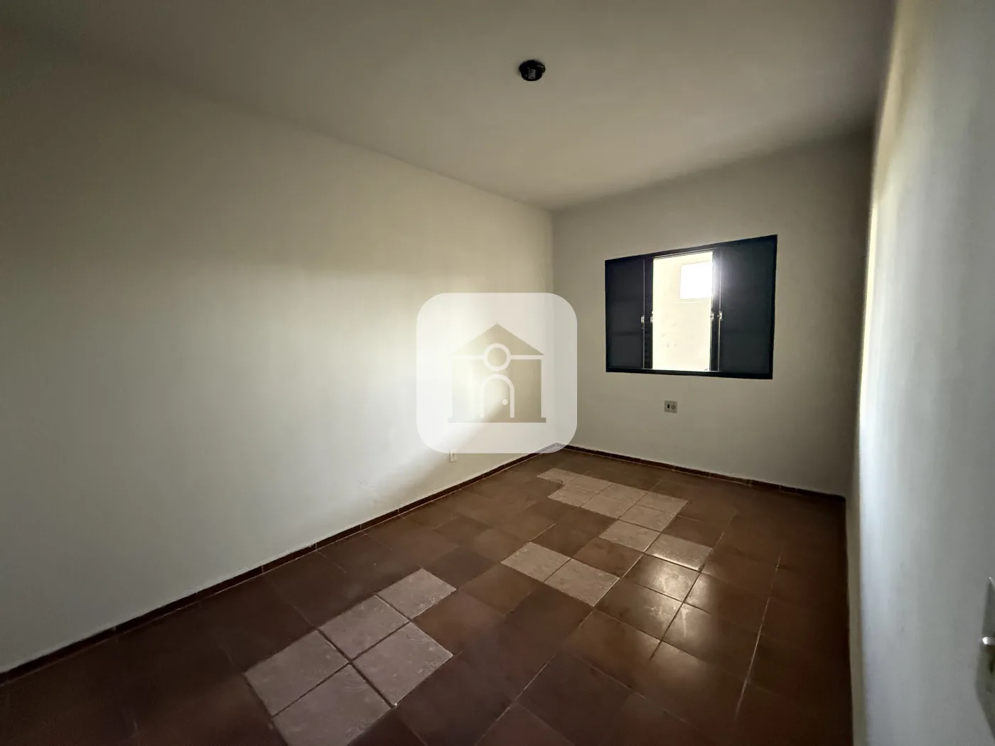 Alugar Apartamento / Sobrado em Uberl&acirc;ndia R$ 1.700,00 - Foto 6