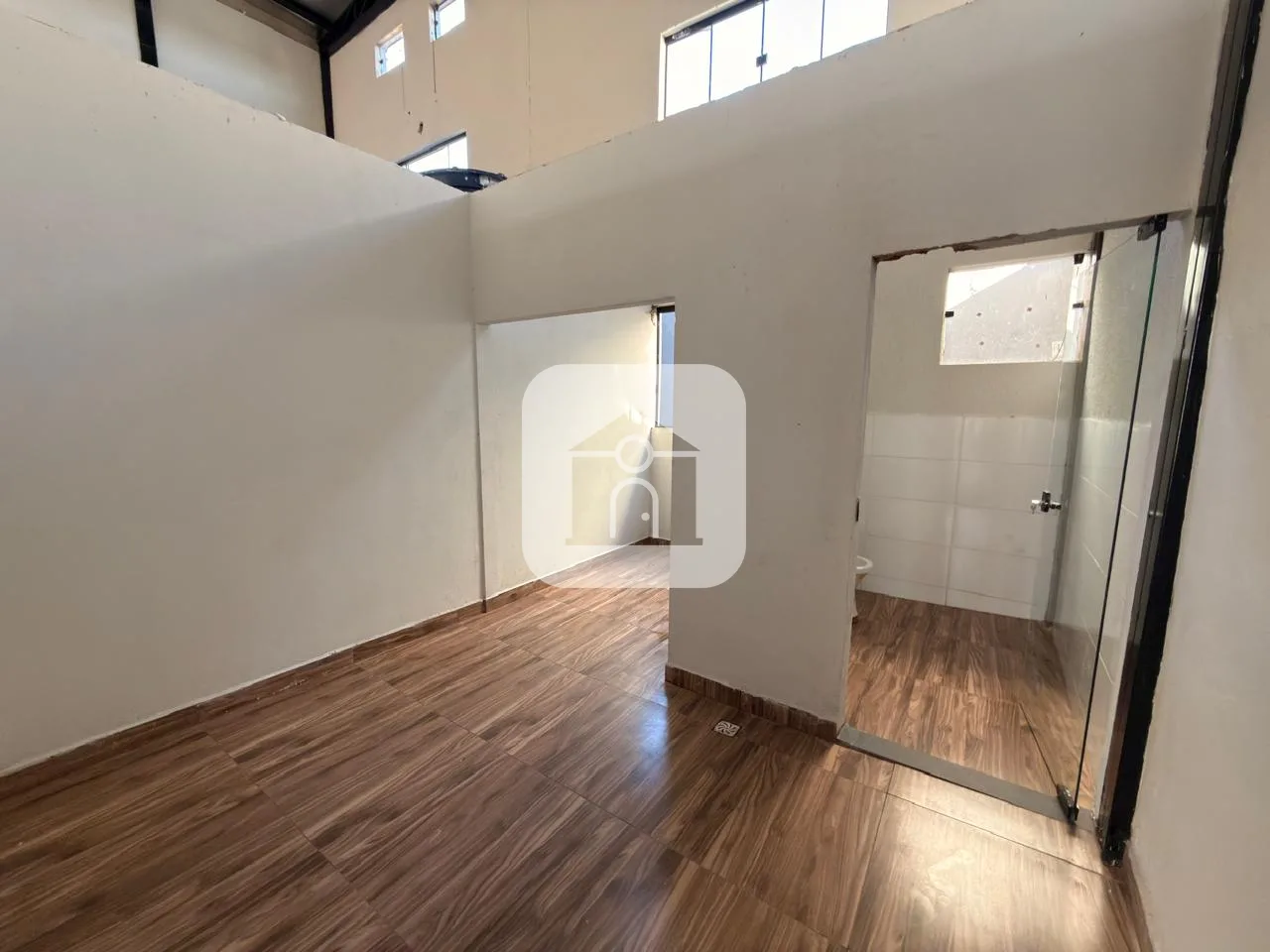 Alugar Comercial / Galp&atilde;o em Uberl&acirc;ndia R$ 11.000,00 - Foto 2