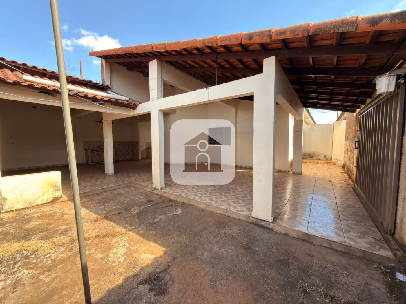Alugar Casa / Padr&atilde;o em Uberl&acirc;ndia R$ 3.500,00 - Foto 2