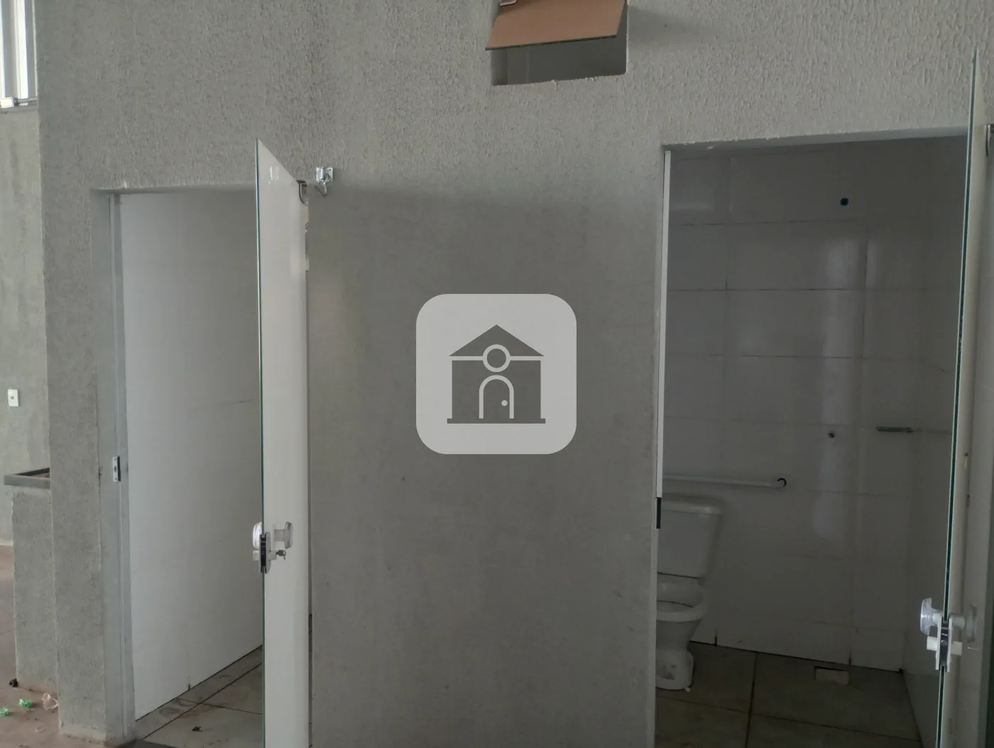 Alugar Comercial / Galp&atilde;o em Uberl&acirc;ndia R$ 4.500,00 - Foto 4