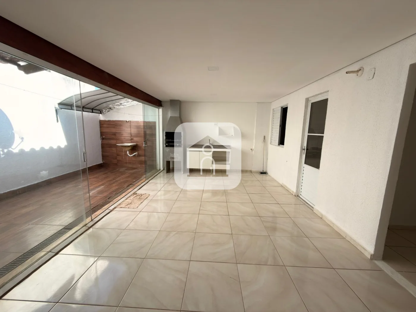 Alugar Casa / Condom&iacute;nio ou Loteamento Fechado em Uberlandia R$ 2.500,00 - Foto 22