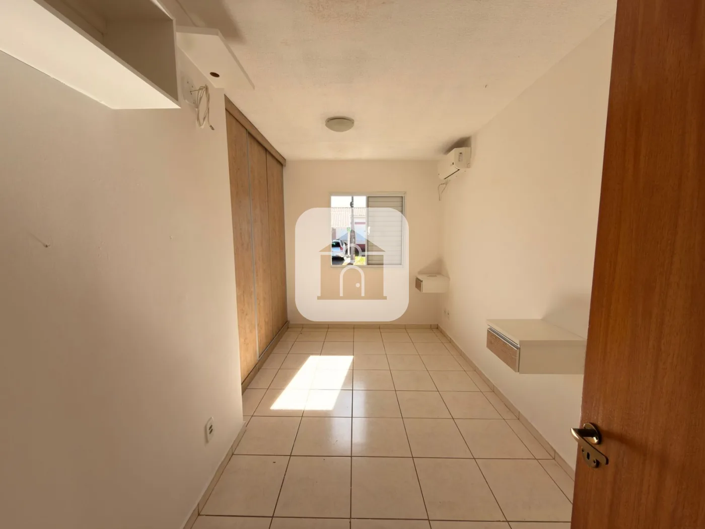 Alugar Casa / Condom&iacute;nio ou Loteamento Fechado em Uberlandia R$ 2.500,00 - Foto 9