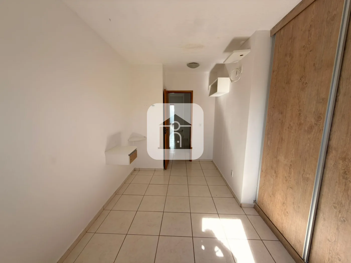 Alugar Casa / Condom&iacute;nio ou Loteamento Fechado em Uberlandia R$ 2.500,00 - Foto 10