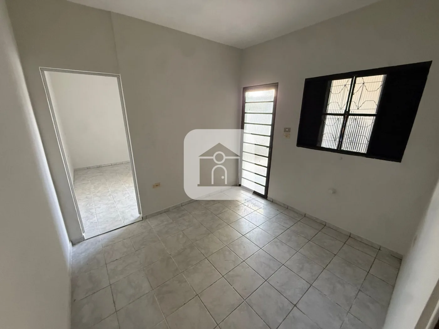 Alugar Casa / Padr&atilde;o em Uberl&acirc;ndia R$ 1.100,00 - Foto 7