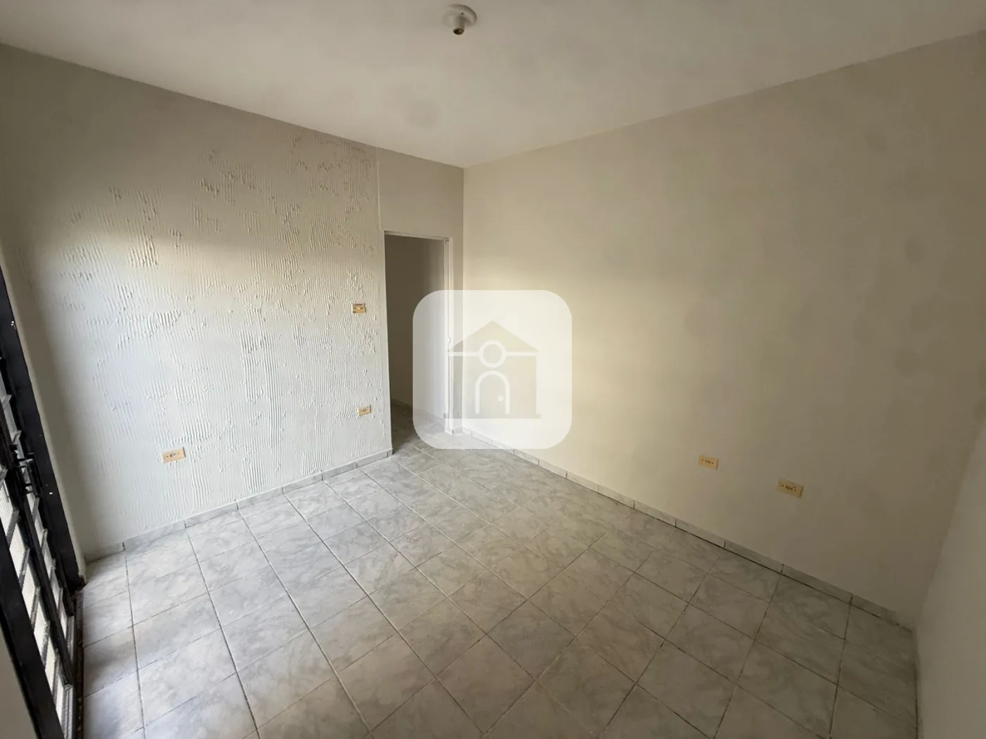 Alugar Casa / Padr&atilde;o em Uberl&acirc;ndia R$ 1.100,00 - Foto 6