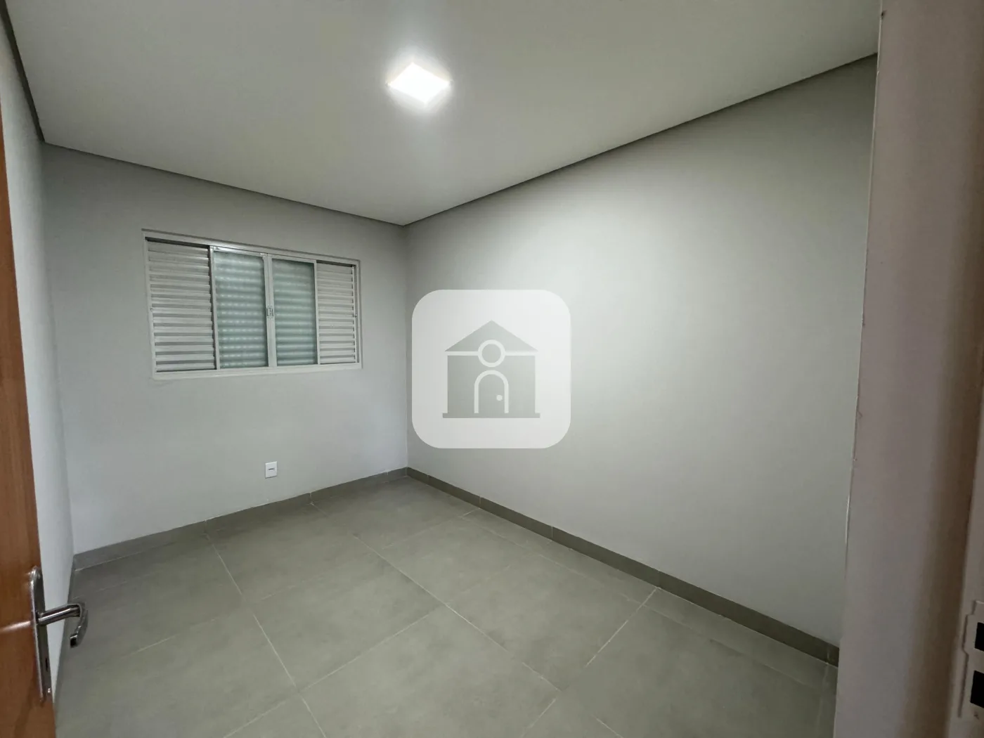 Comprar Casa / Padr&atilde;o em Uberl&acirc;ndia R$ 275.000,00 - Foto 2