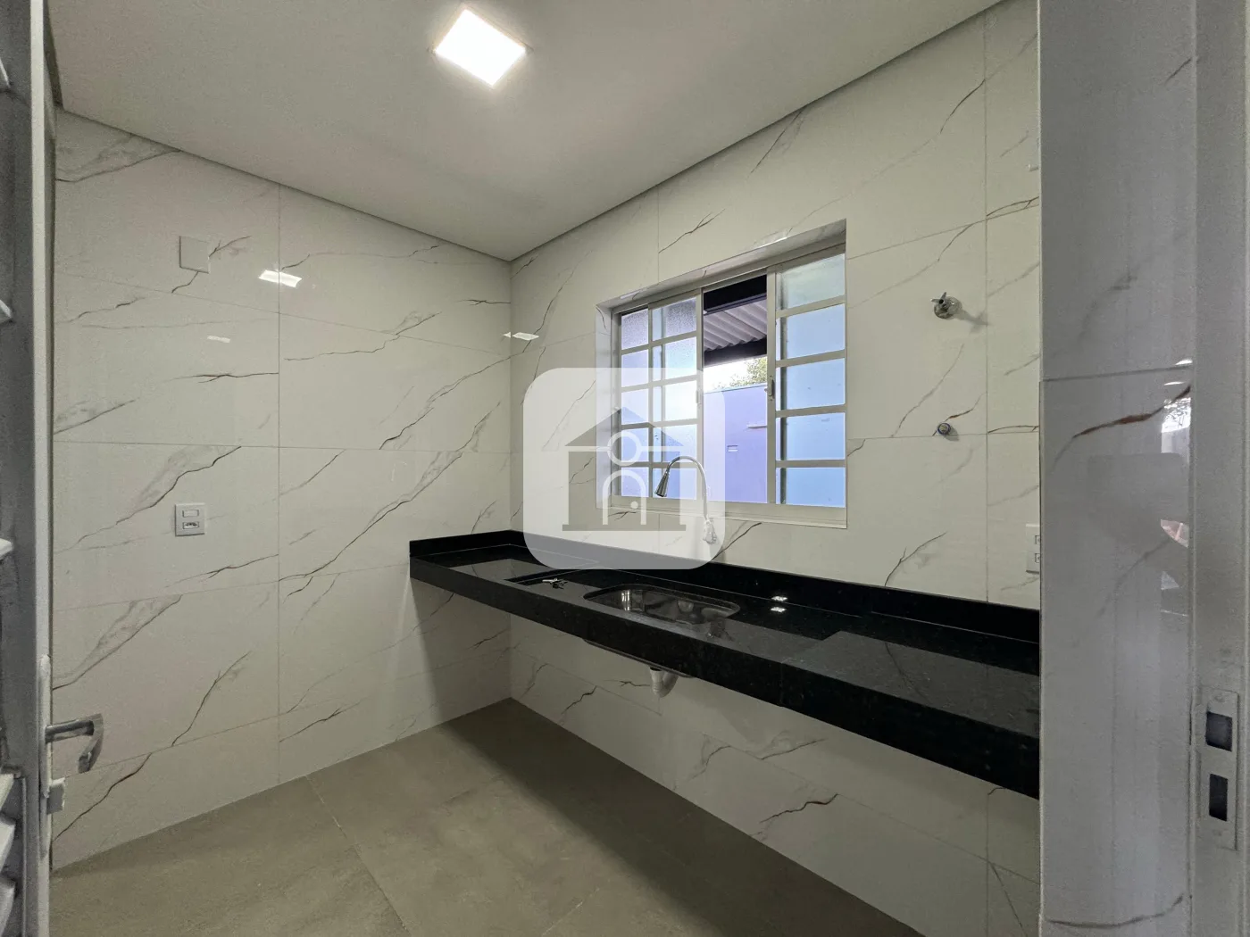 Comprar Casa / Padr&atilde;o em Uberl&acirc;ndia R$ 275.000,00 - Foto 3