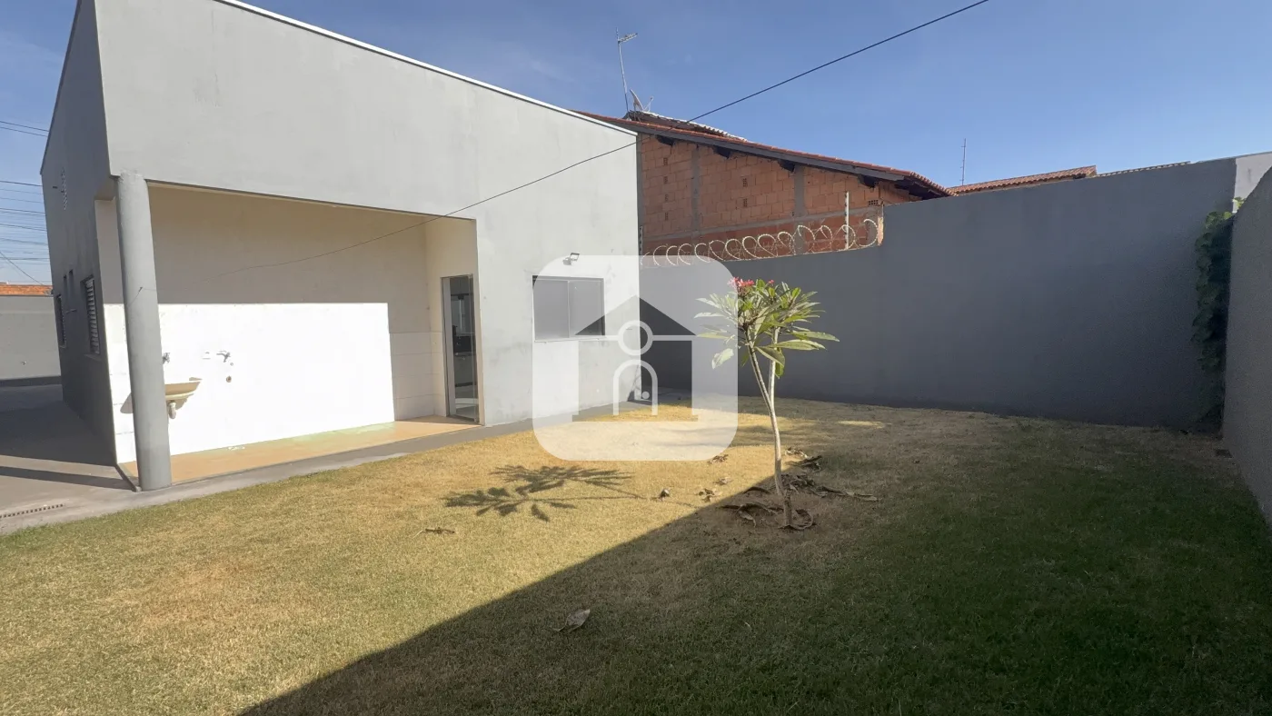 Alugar Casa / Padr&atilde;o em Uberl&acirc;ndia R$ 2.000,00 - Foto 16
