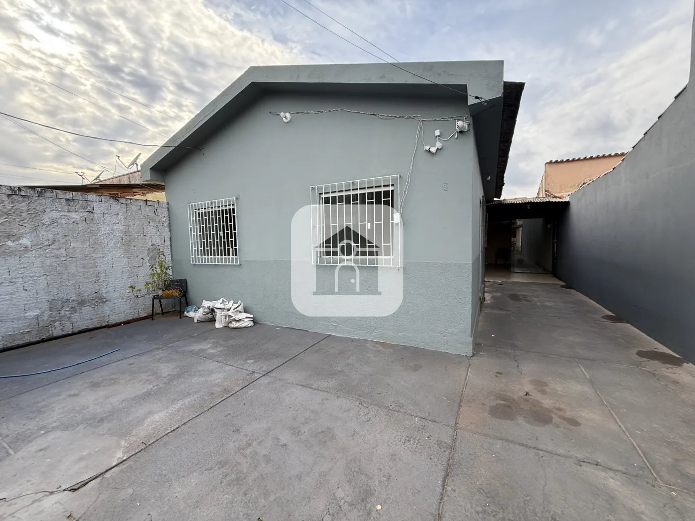 Alugar Casa / Padr&atilde;o em Uberl&acirc;ndia R$ 1.650,00 - Foto 1