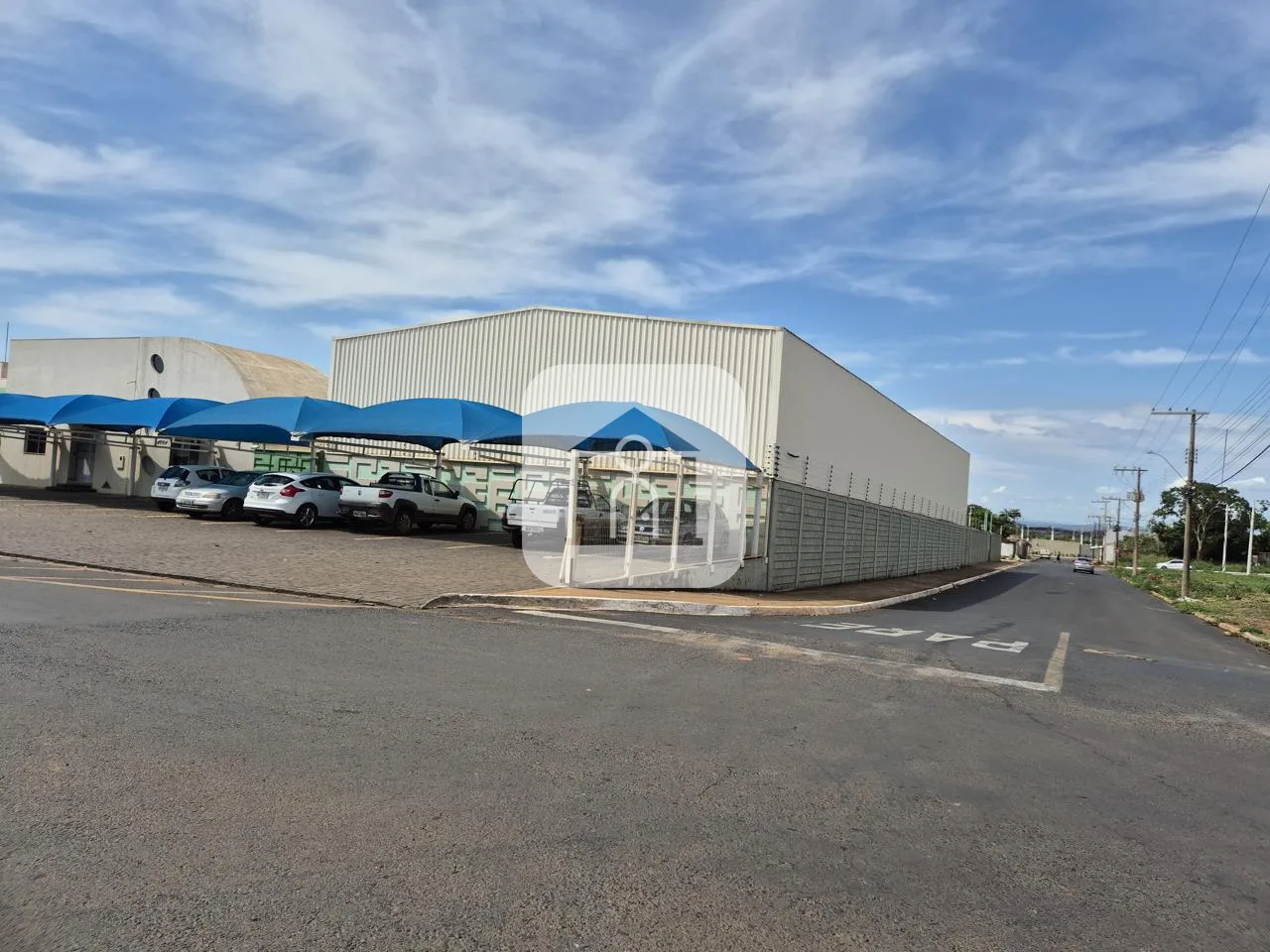Comprar Comercial / Barrac&atilde;o em Araguari R$ 10.000.000,00 - Foto 2