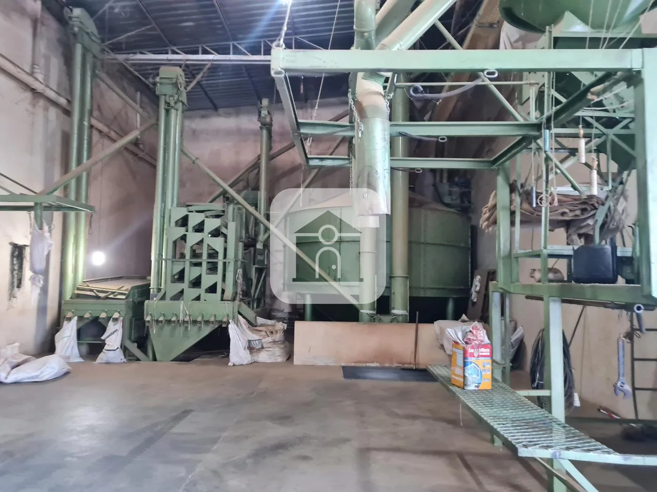 Comprar Comercial / Barrac&atilde;o em Araguari R$ 10.000.000,00 - Foto 20