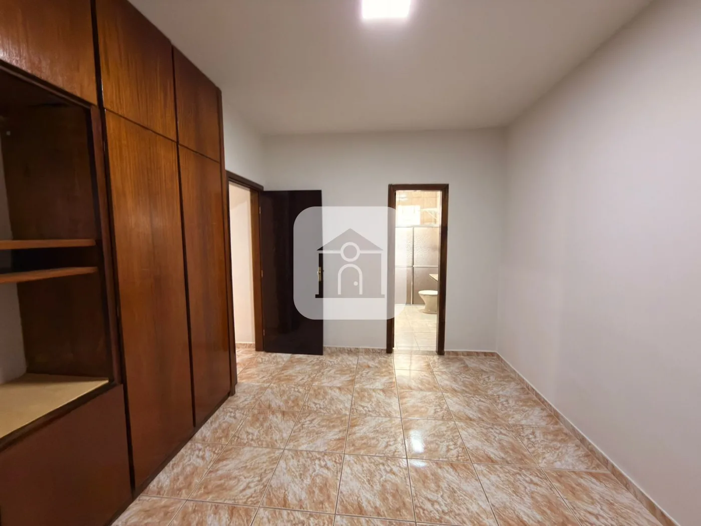 Alugar Casa / Padr&atilde;o em Uberl&acirc;ndia R$ 2.800,00 - Foto 14