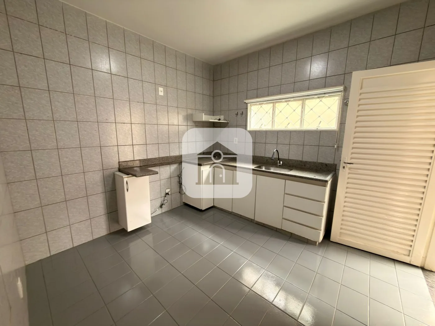 Alugar Casa / Padr&atilde;o em Uberl&acirc;ndia R$ 2.800,00 - Foto 8