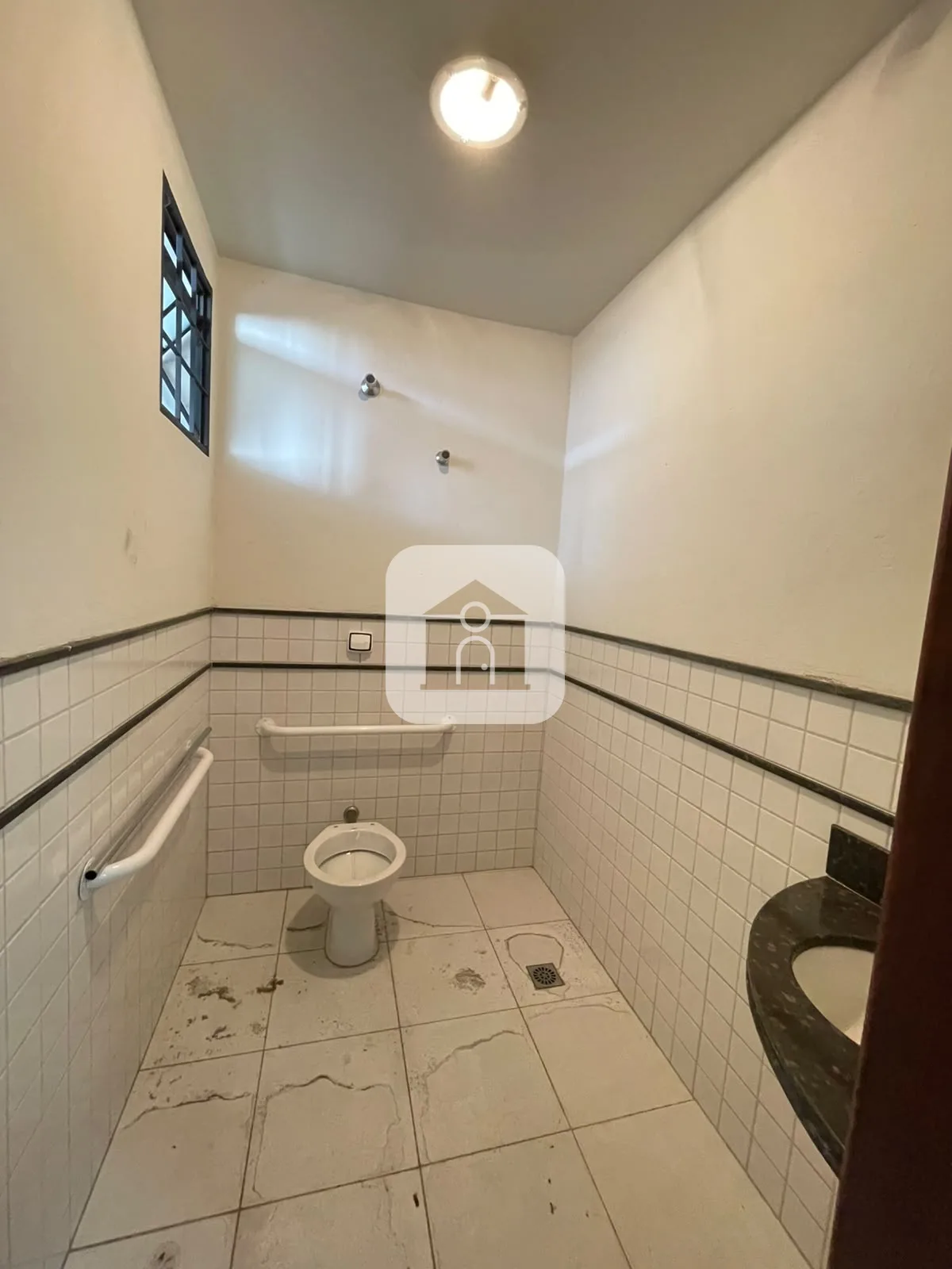 Alugar Comercial / Loja em Uberl&acirc;ndia R$ 2.200,00 - Foto 5