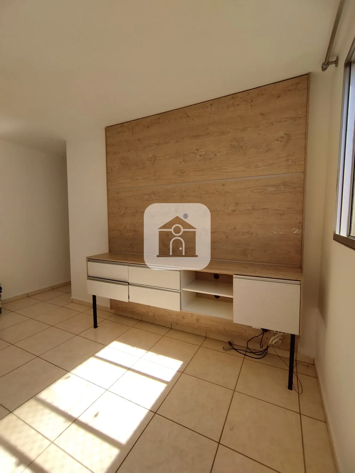 Alugar Apartamento / Padr&atilde;o em Uberl&acirc;ndia R$ 1.600,00 - Foto 2