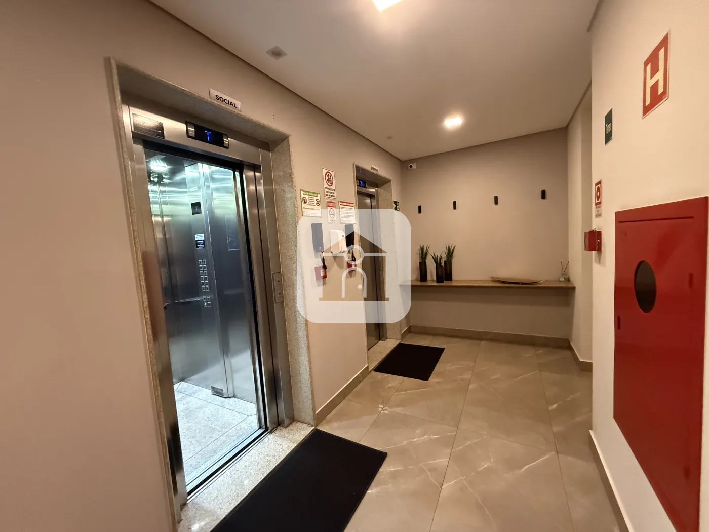 Alugar Apartamento / Padr&atilde;o em Uberl&acirc;ndia R$ 3.200,00 - Foto 2
