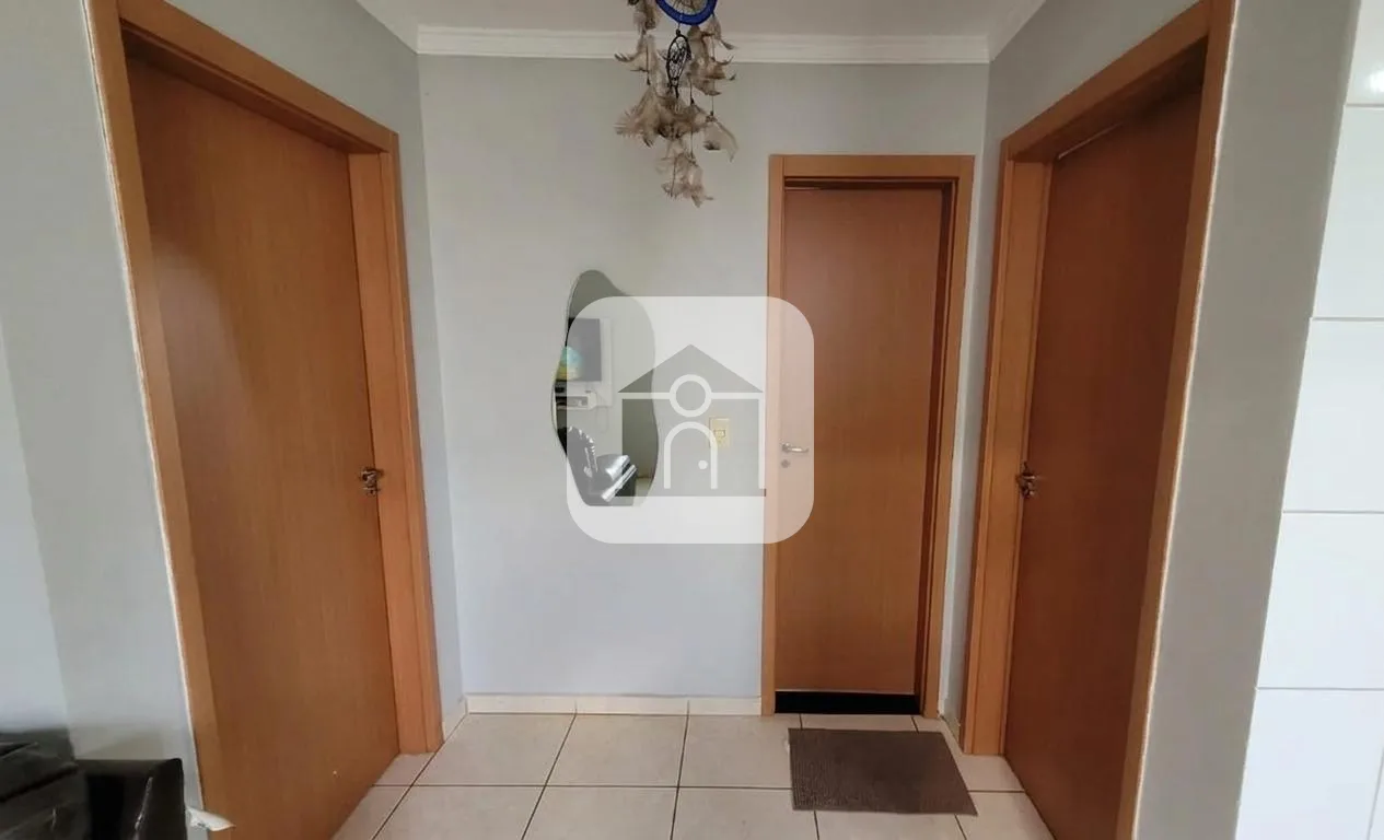 Comprar Apartamento / Padr&atilde;o em Uberlandia R$ 235.000,00 - Foto 5