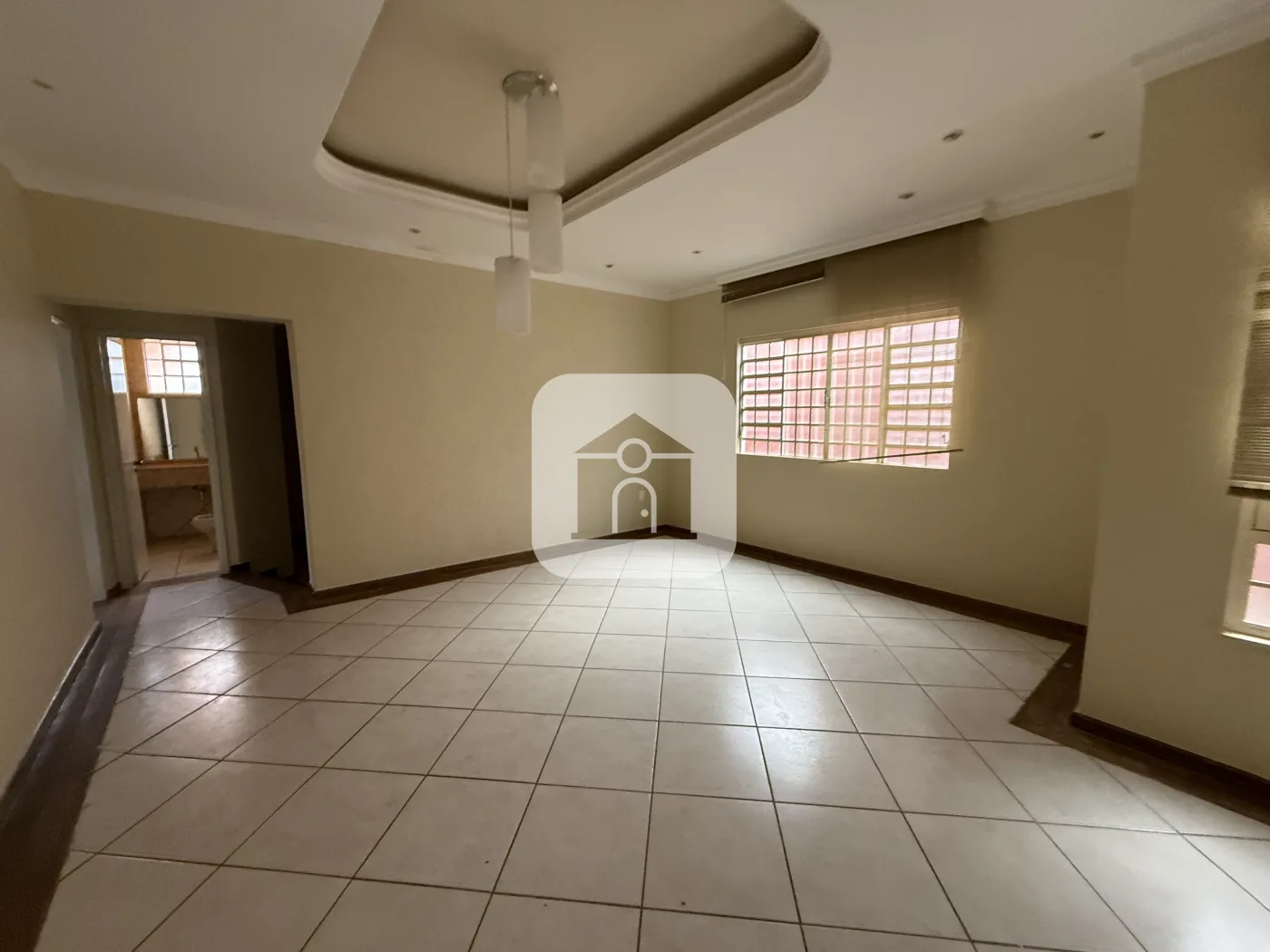 Alugar Casa / Padr&atilde;o em Uberl&acirc;ndia R$ 3.600,00 - Foto 8