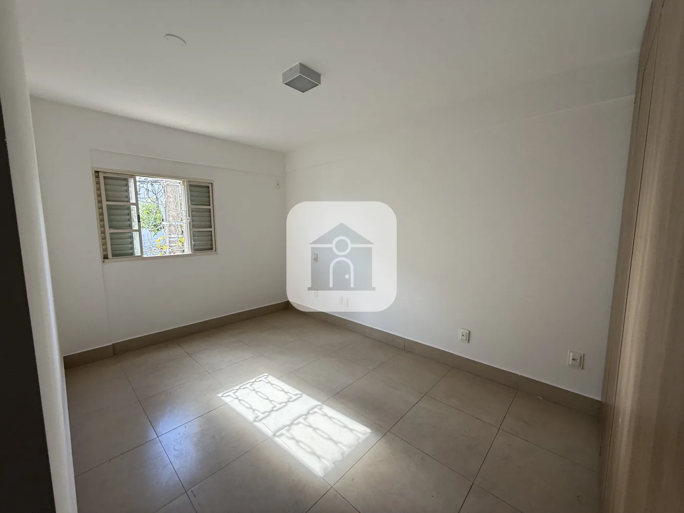 Alugar Apartamento / Padr&atilde;o em Uberl&acirc;ndia R$ 1.800,00 - Foto 4