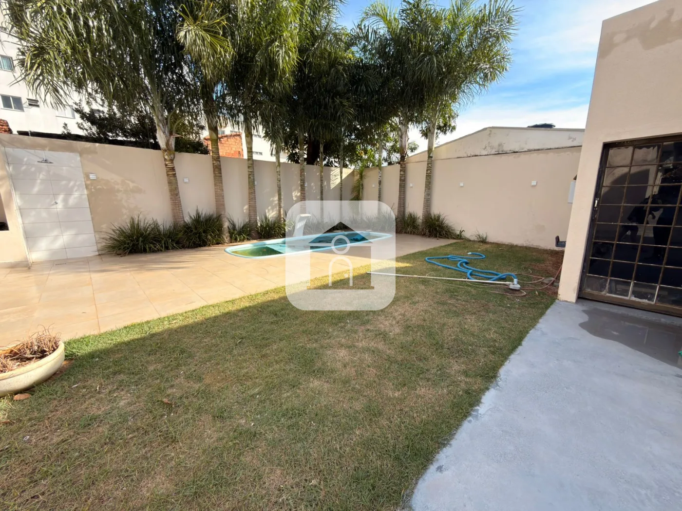 Alugar Casa / Padr&atilde;o em Uberl&acirc;ndia R$ 4.500,00 - Foto 1