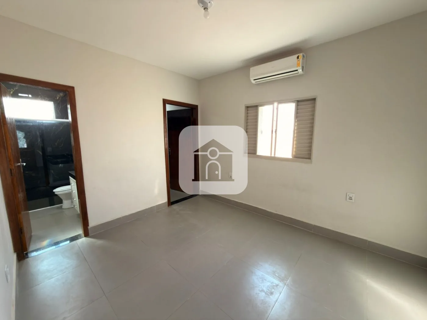 Alugar Casa / Padr&atilde;o em Uberl&acirc;ndia R$ 4.500,00 - Foto 13
