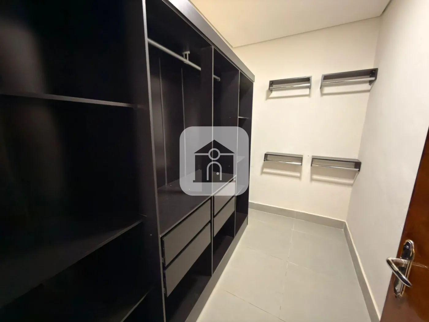 Alugar Casa / Padr&atilde;o em Uberl&acirc;ndia R$ 4.500,00 - Foto 15