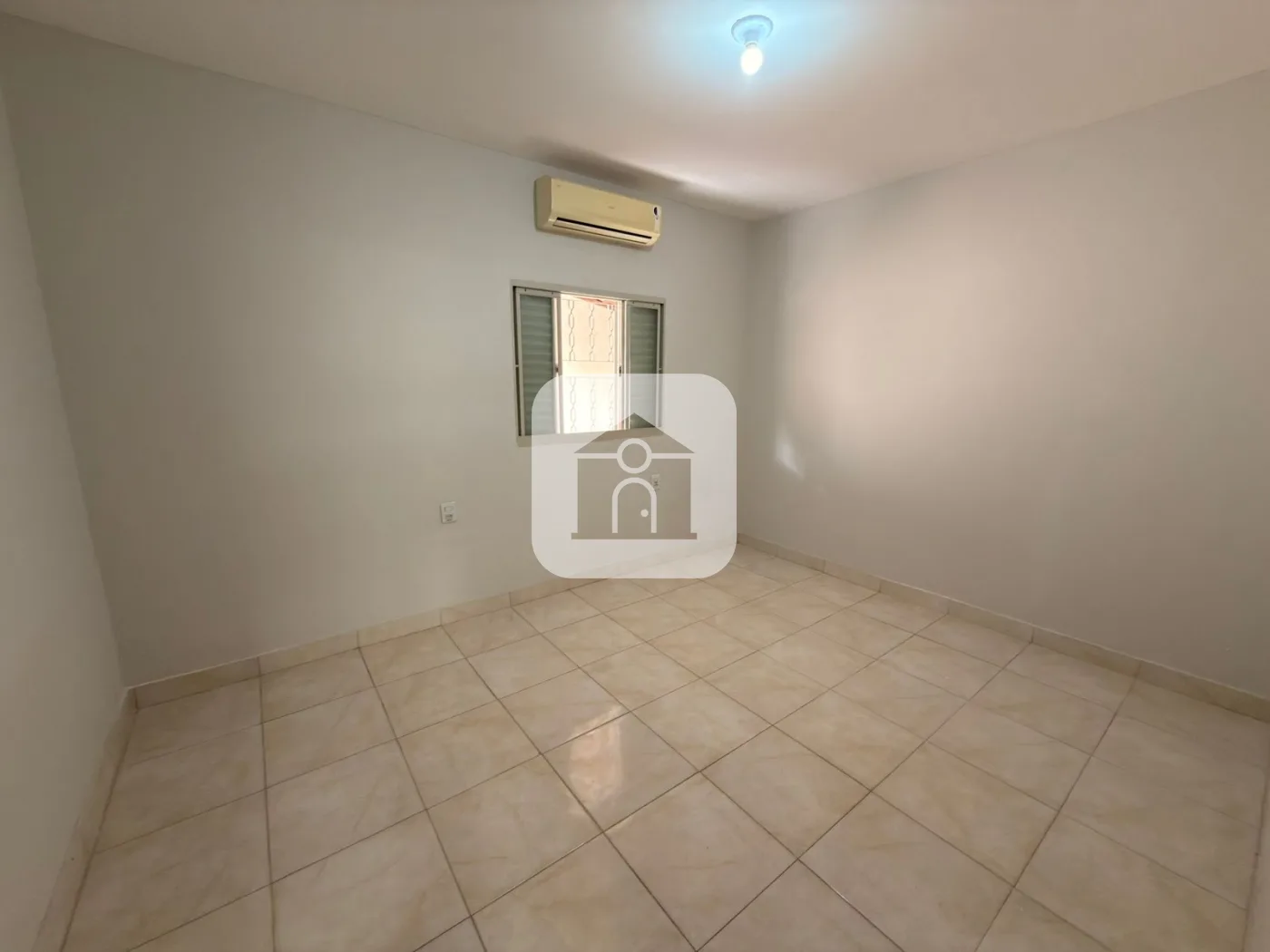 Alugar Casa / Padr&atilde;o em Uberl&acirc;ndia R$ 4.500,00 - Foto 18