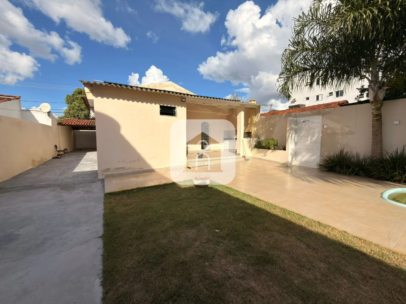 Alugar Casa / Padr&atilde;o em Uberl&acirc;ndia R$ 4.500,00 - Foto 3