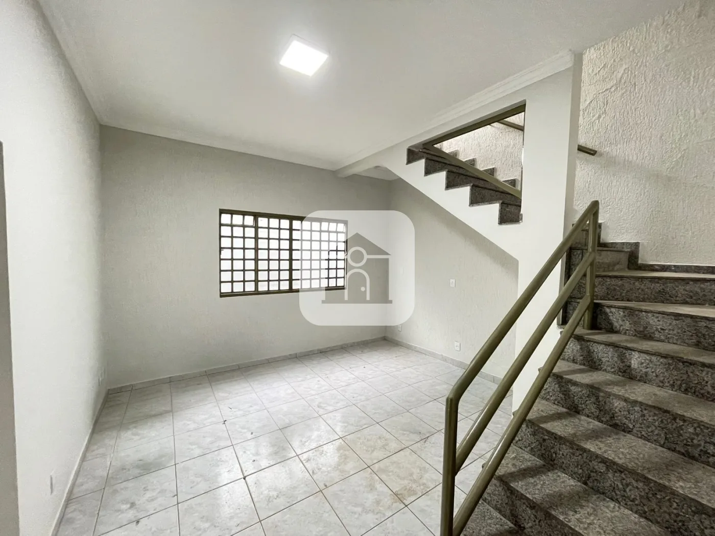 Alugar Casa / Sobrado em Uberl&acirc;ndia R$ 2.300,00 - Foto 4
