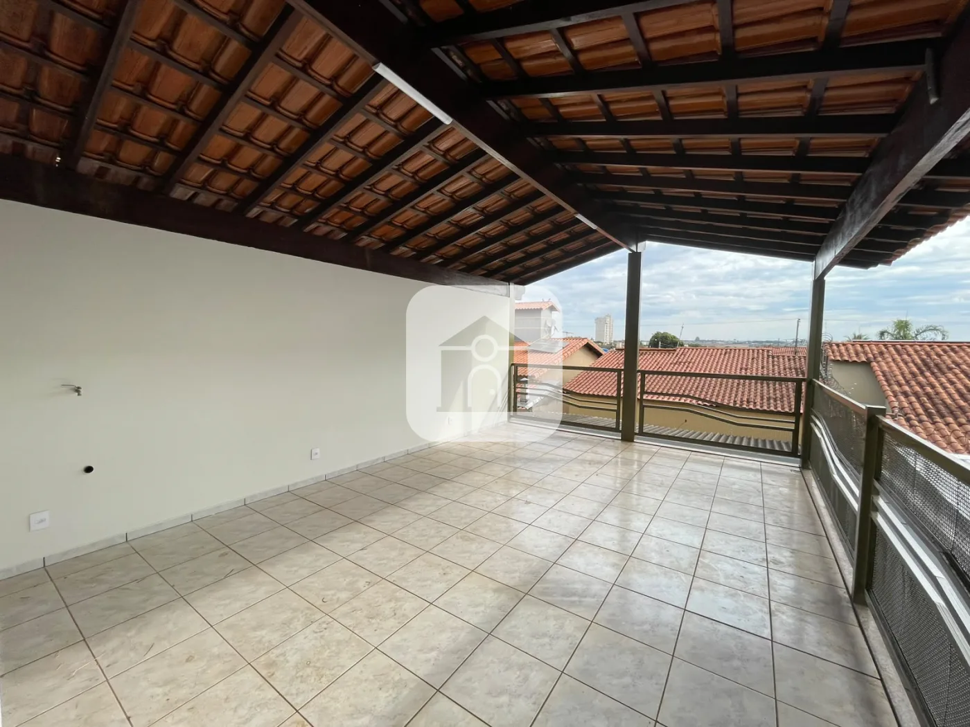 Alugar Casa / Sobrado em Uberl&acirc;ndia R$ 2.300,00 - Foto 3