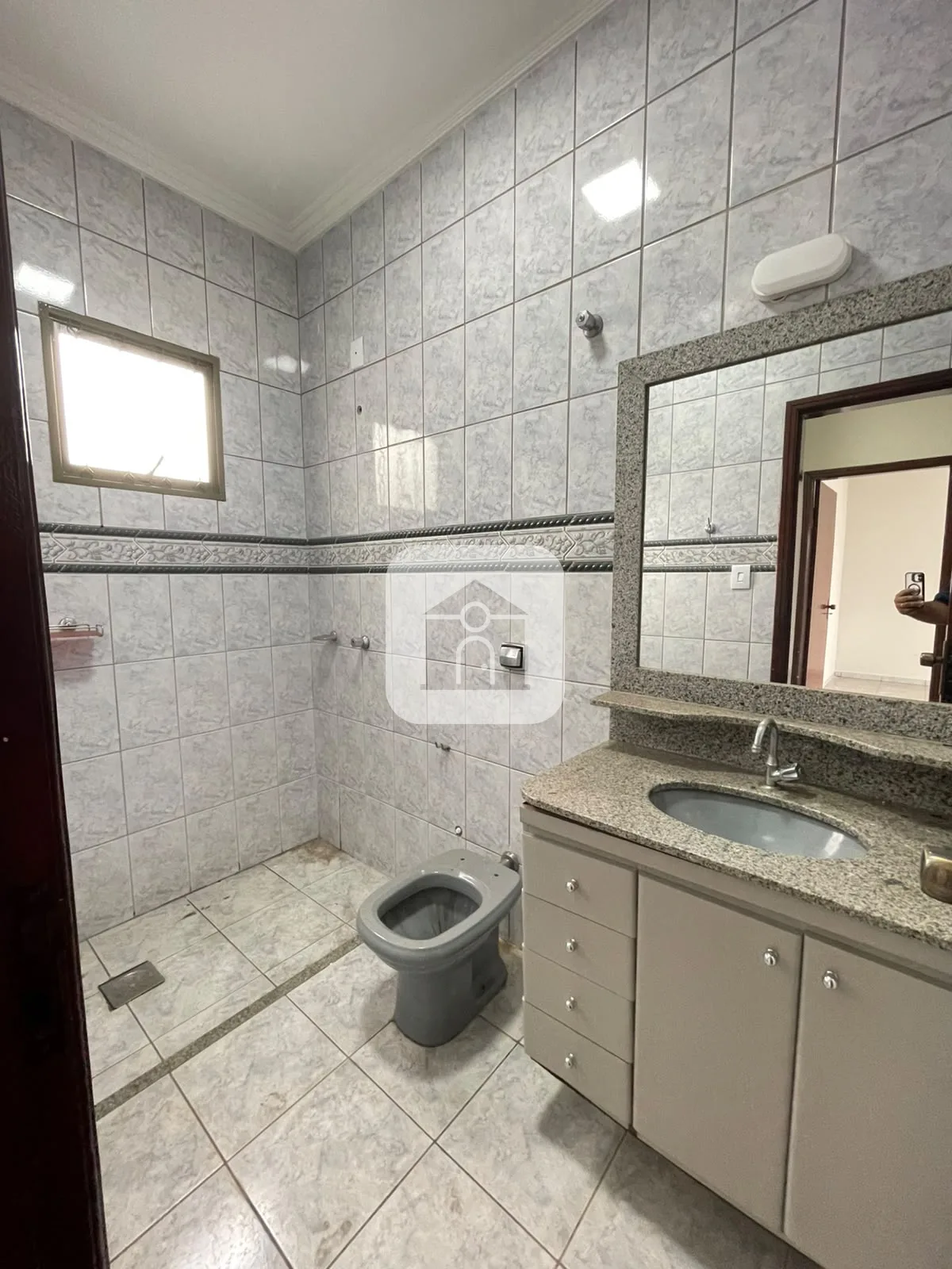 Alugar Casa / Sobrado em Uberl&acirc;ndia R$ 2.300,00 - Foto 14