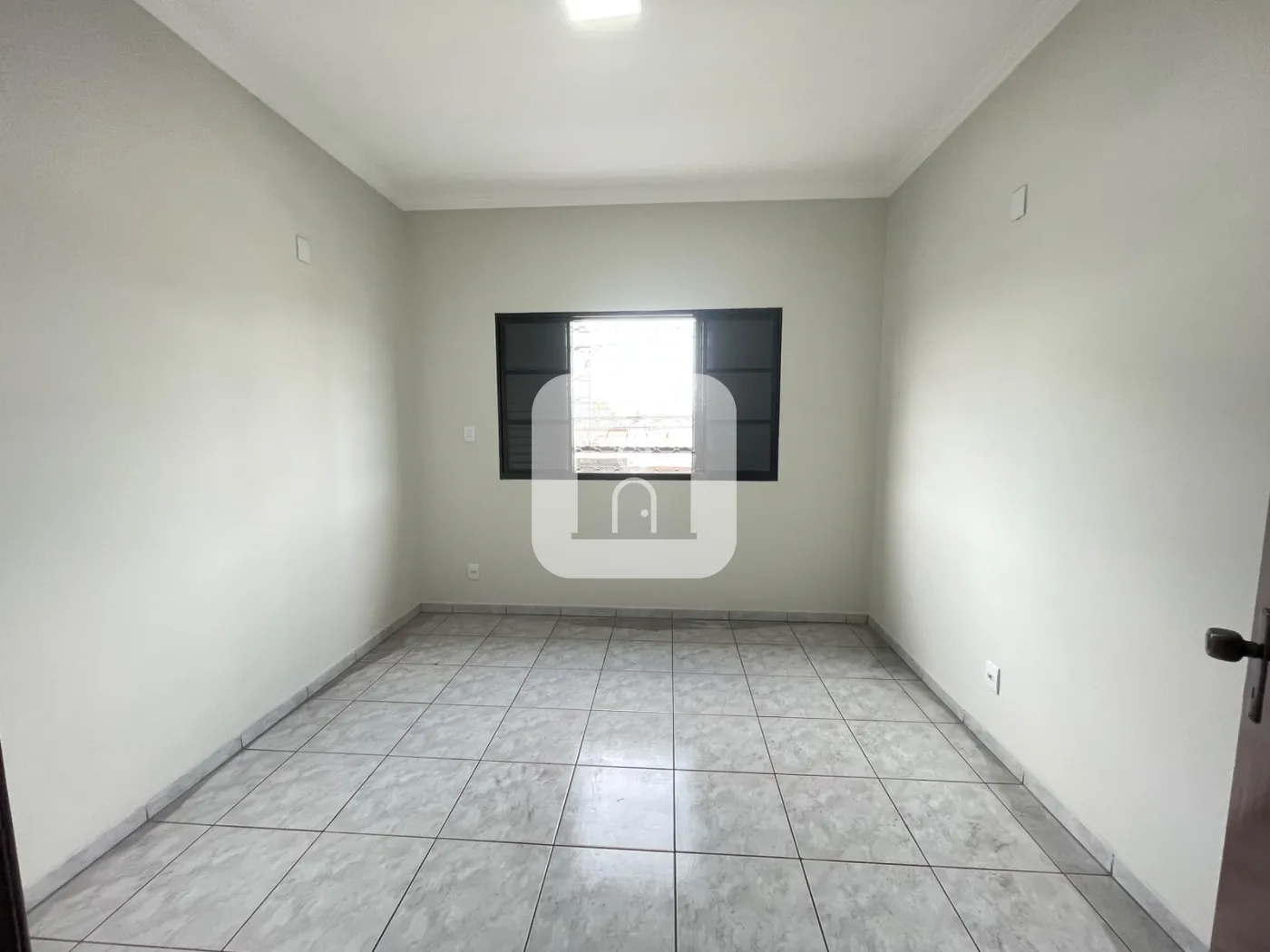 Alugar Casa / Sobrado em Uberl&acirc;ndia R$ 2.300,00 - Foto 11