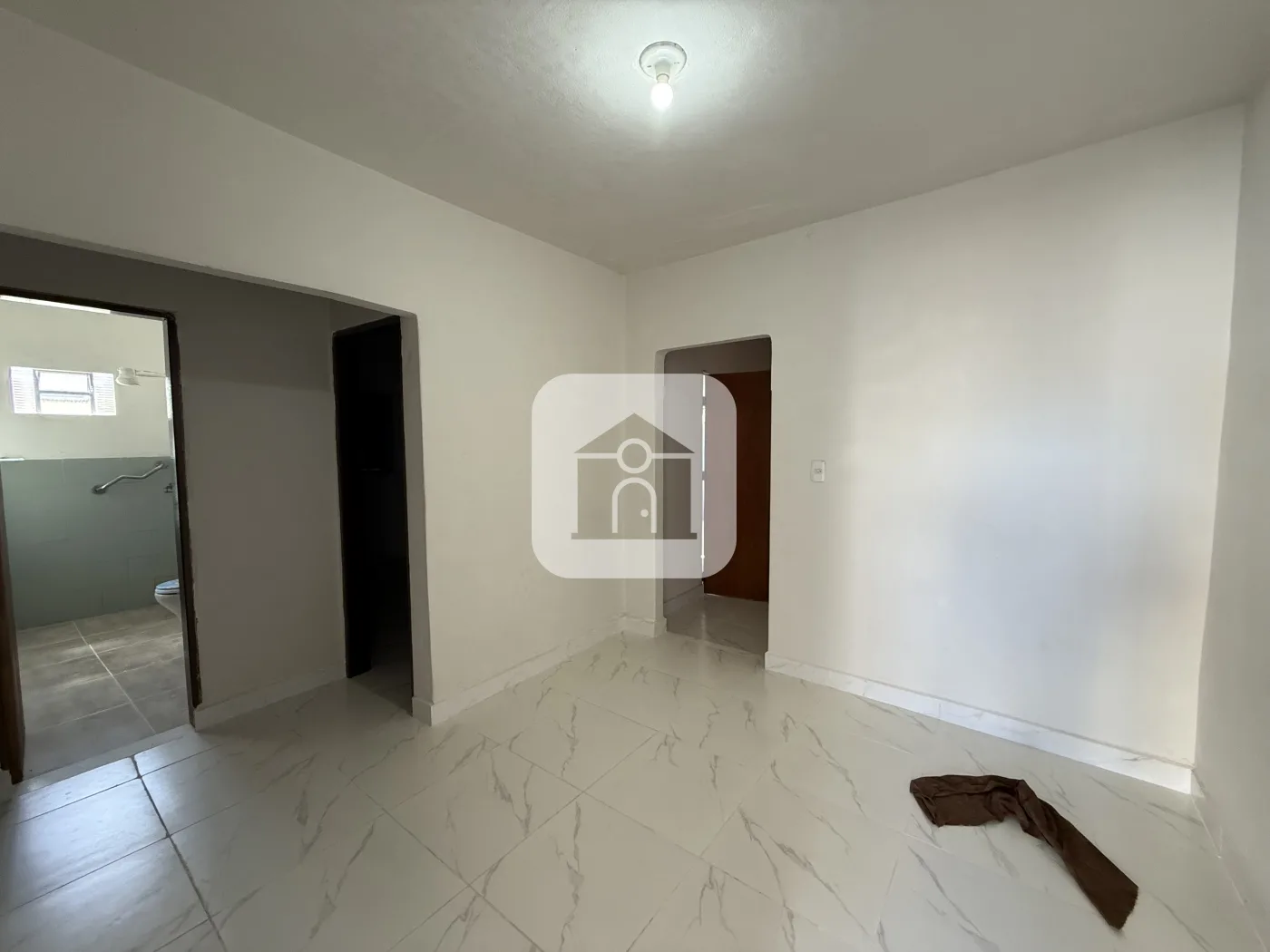 Alugar Casa / Padr&atilde;o em Uberl&acirc;ndia R$ 1.500,00 - Foto 2